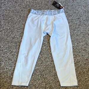 Under Armour White Compression Pants Fitted Boys Youth Large Layering 3/4 Crop
